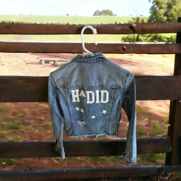 Jean jacket Hadid denim jacket with white stars. logo HADID on the back - Picture 3 of 16